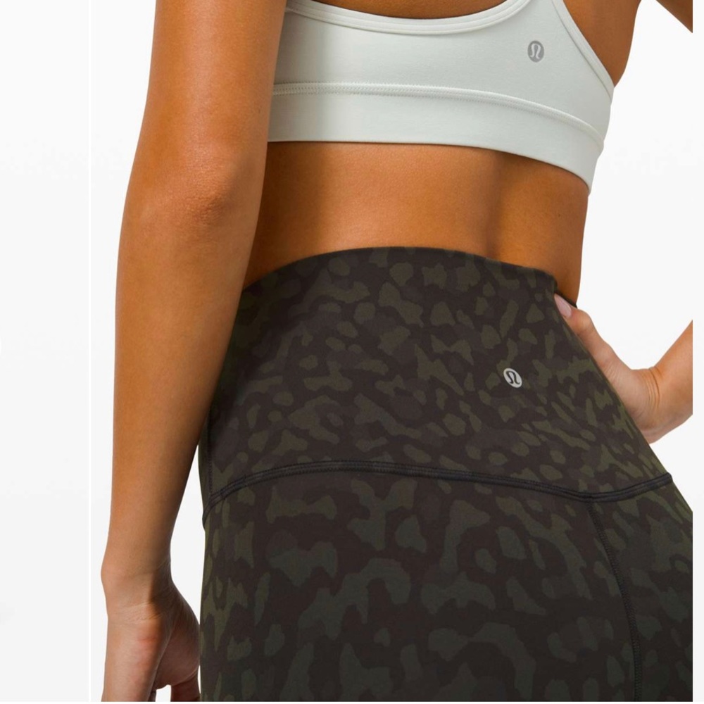 Lululemon Athletica Green and Black Leggings for Ultimate Comfort